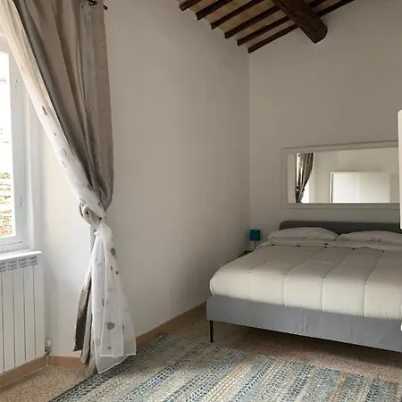 La Bracceschina Apartment *