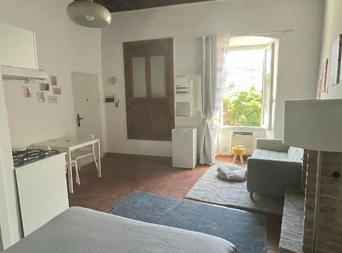 La Bracceschina Apartment *